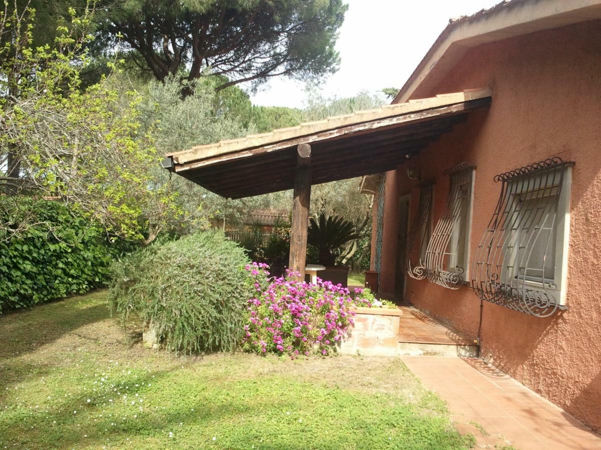 Villetta Nel Verde Vicino Spiaggia Orbetello Exteriör bild